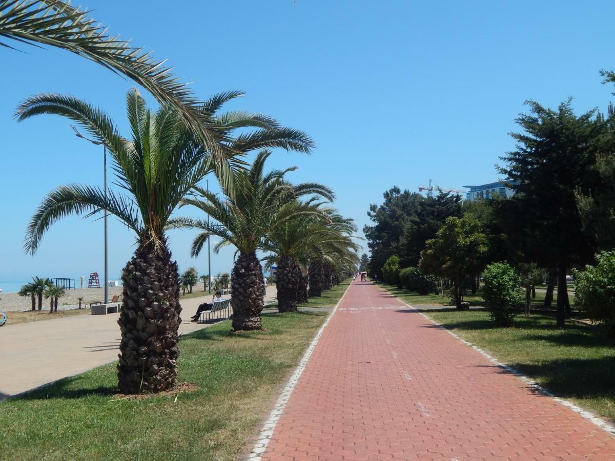 Apartment First Line From Sea Батуми Экстерьер фото