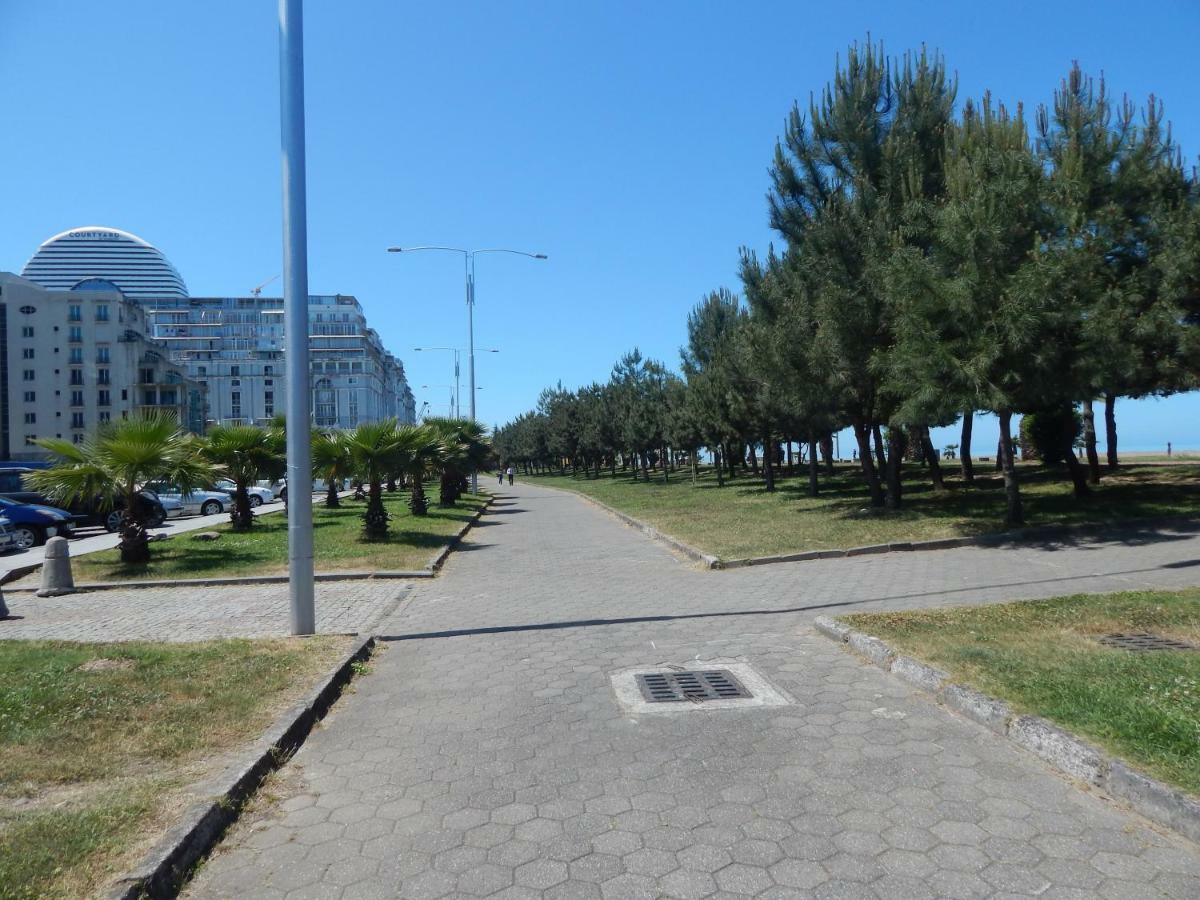 Apartment First Line From Sea Батуми Экстерьер фото